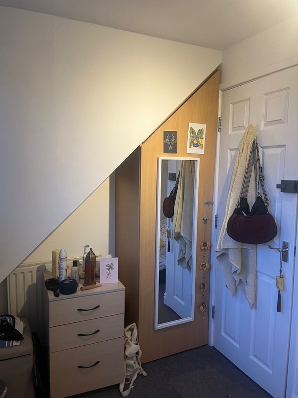 Room Ratcliffe Road in Sheffield