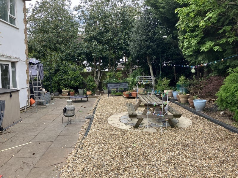 Room Le Marchant Road in Surrey Heath