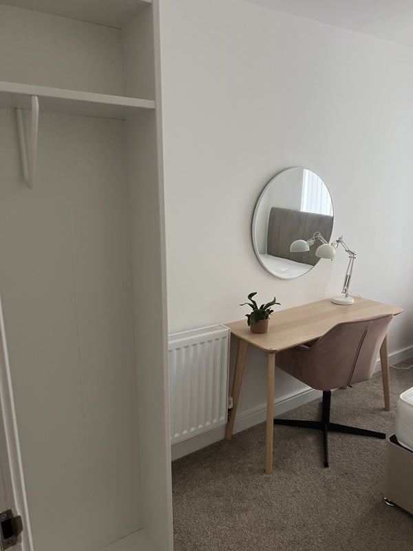 Room East Street in Greater London