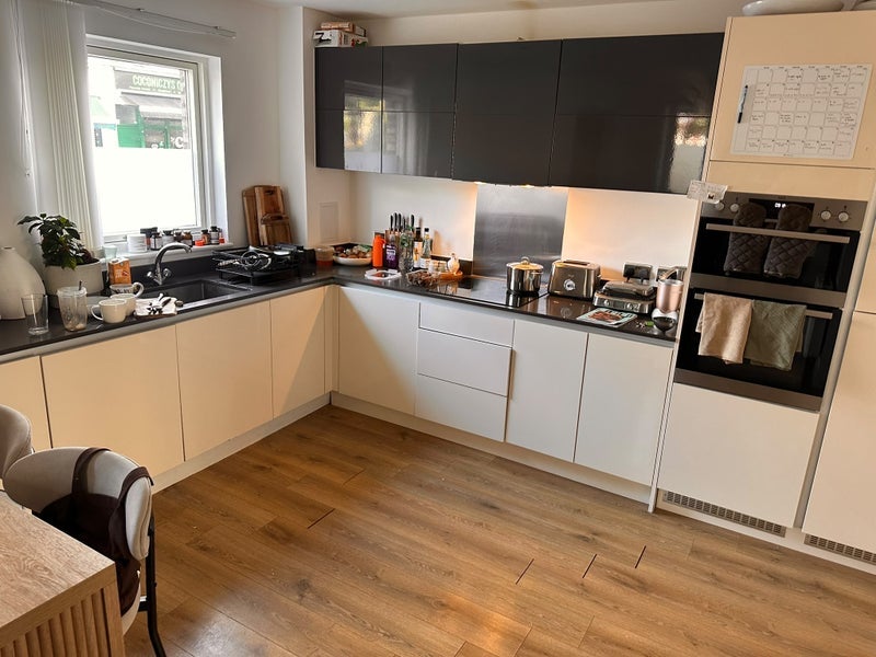 Room East Street in Greater London