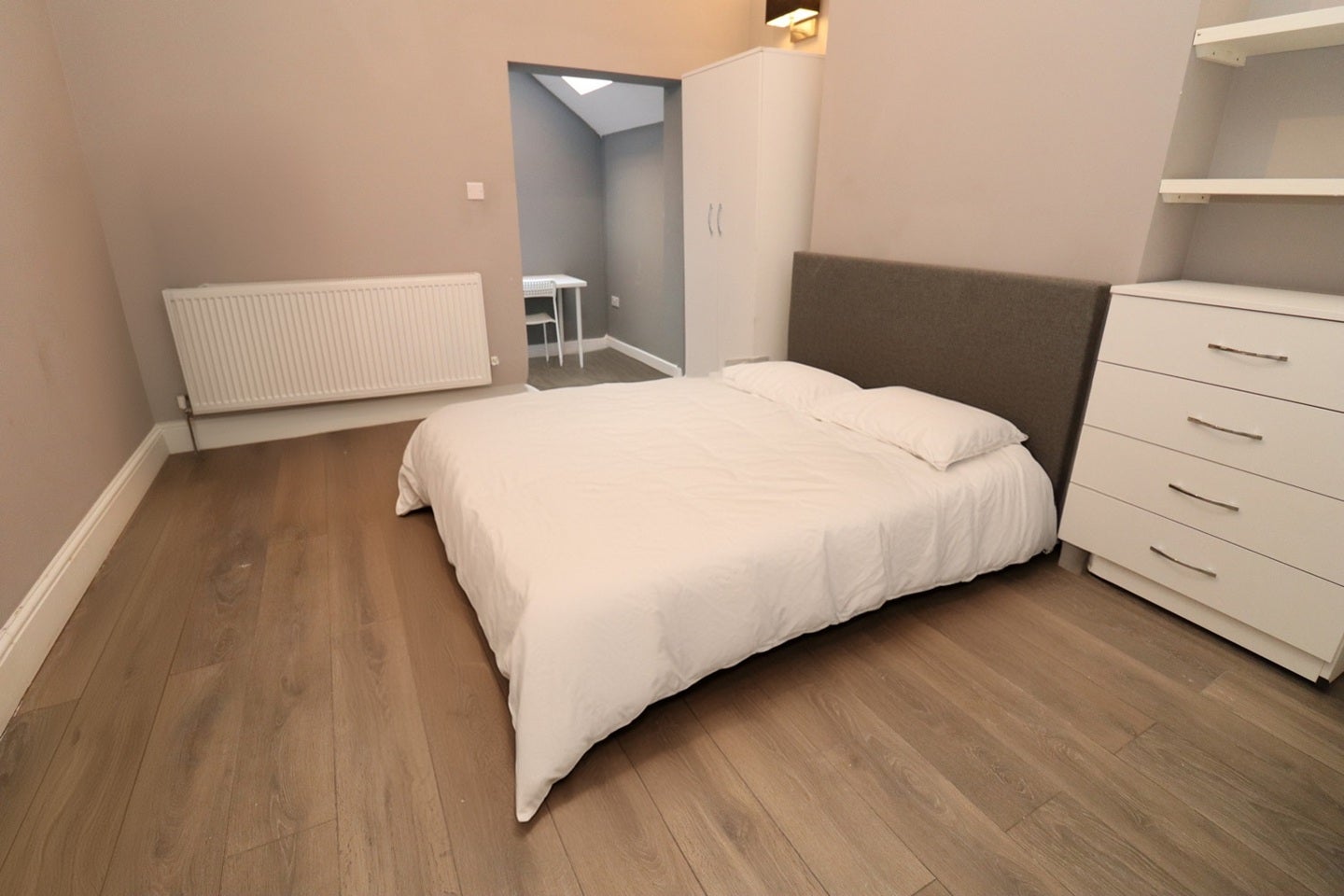 Room Maldon Road in Greater London