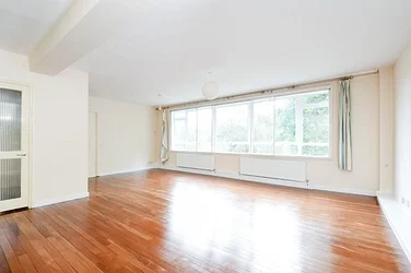 Flat Farquhar Road in Greater London