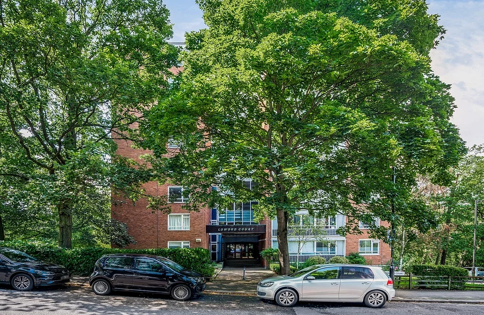 Flat Farquhar Road in Greater London