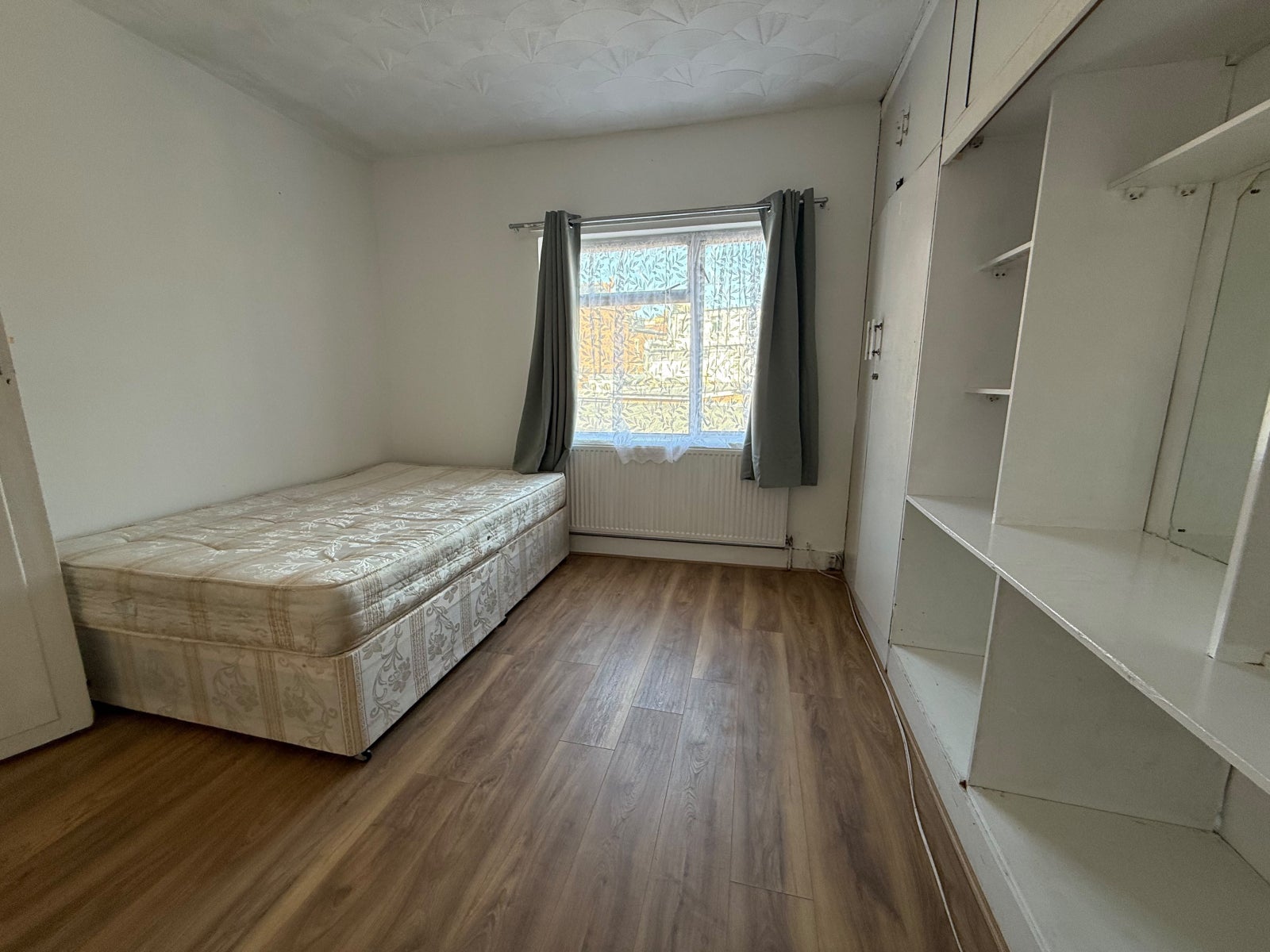 Flat South Road in Greater London