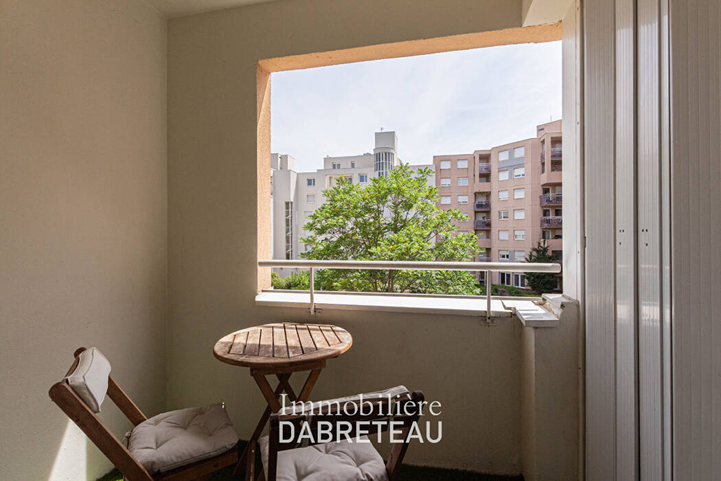 Room Avenue Debourg in Lyon