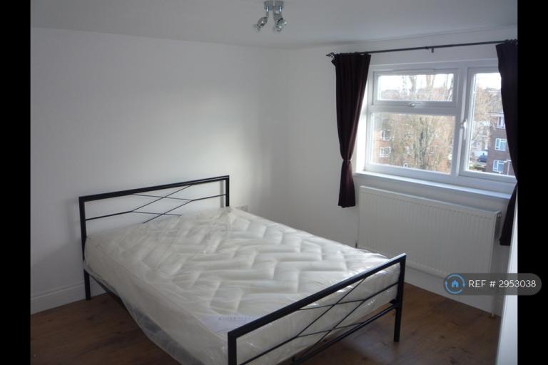 Flat Shardeloes Road in Greater London