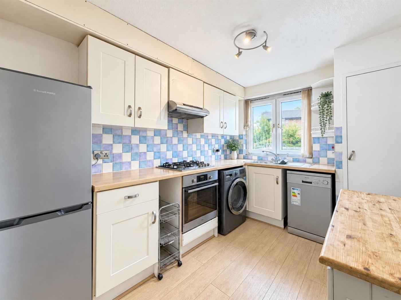 Flat Amelia Close in Greater London