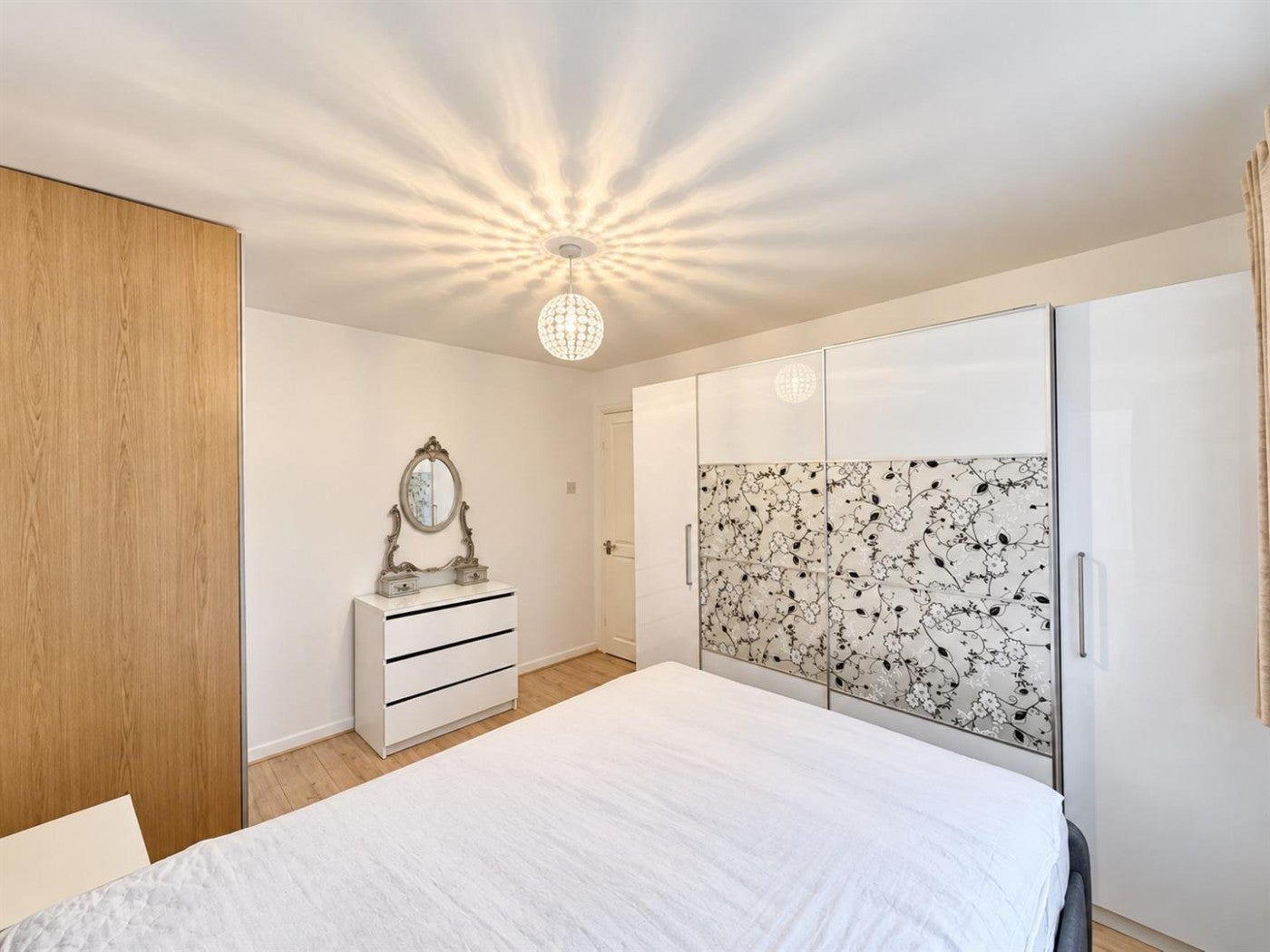 Flat Amelia Close in Greater London