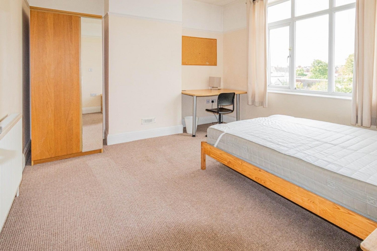 Room Filton Avenue in Bristol