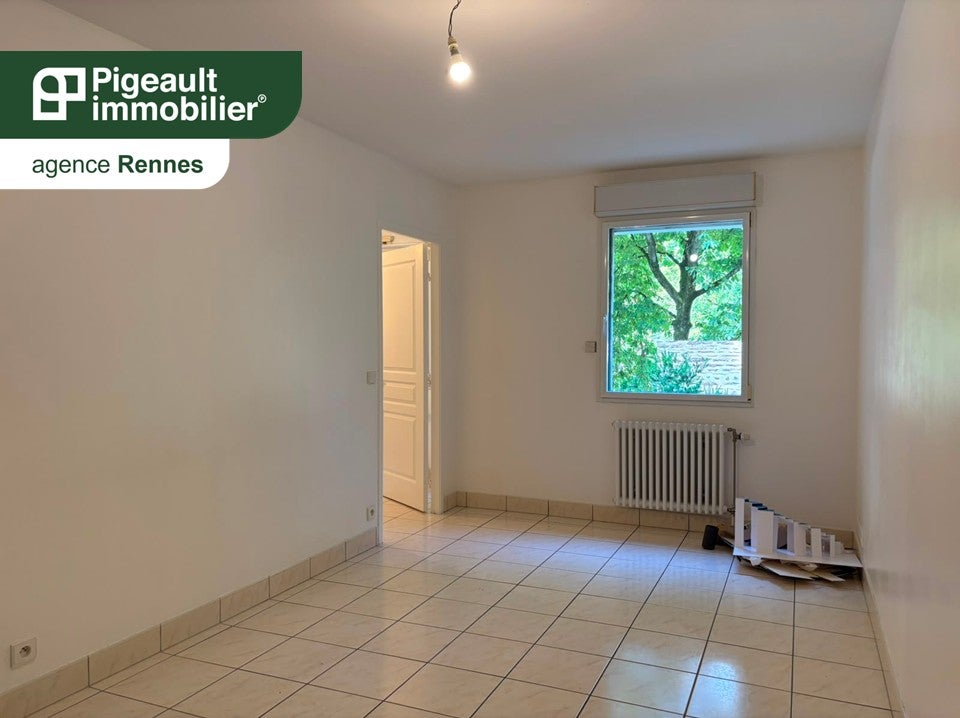 Flat Place Saint-Michel in Rennes