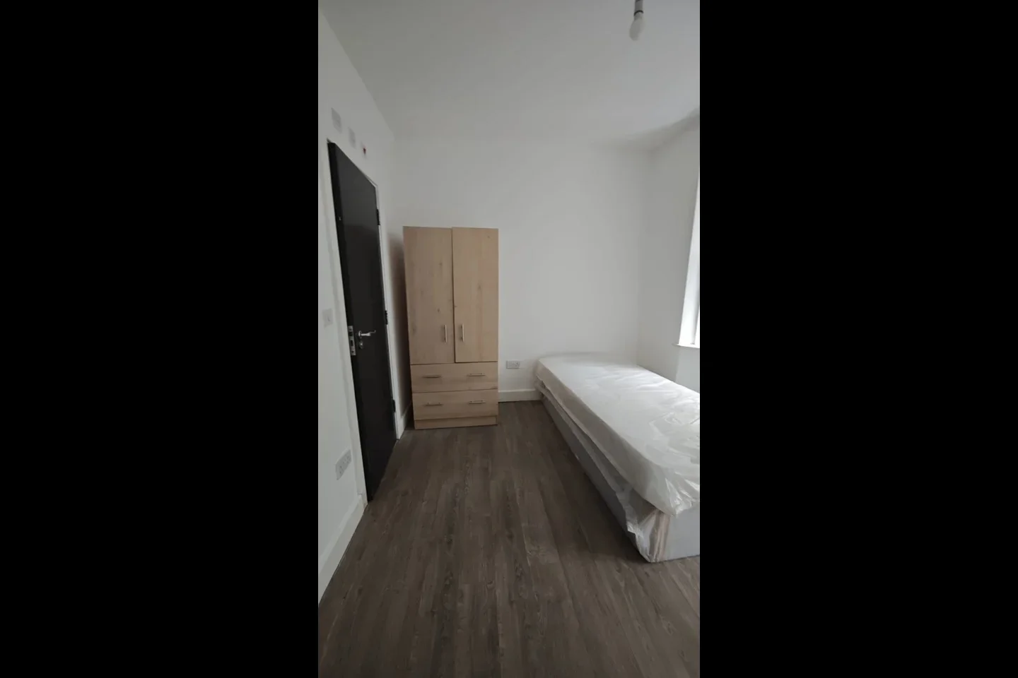 Flat Tachbrook Road in Greater London