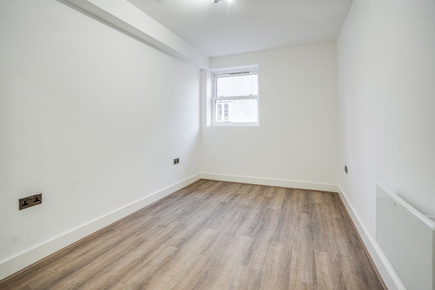 Flat Ladywell Street in Greater London