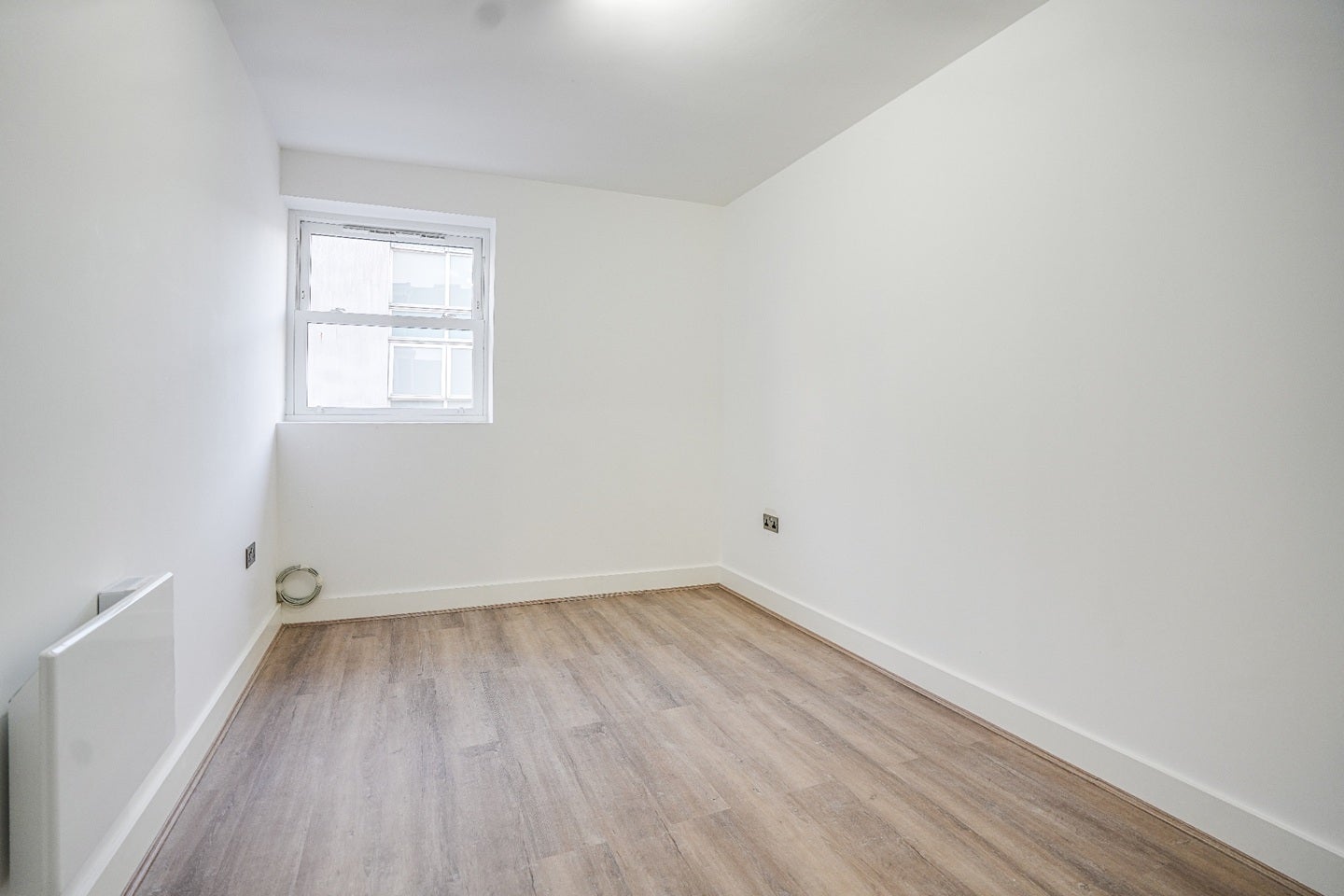 Flat Ladywell Street in Greater London