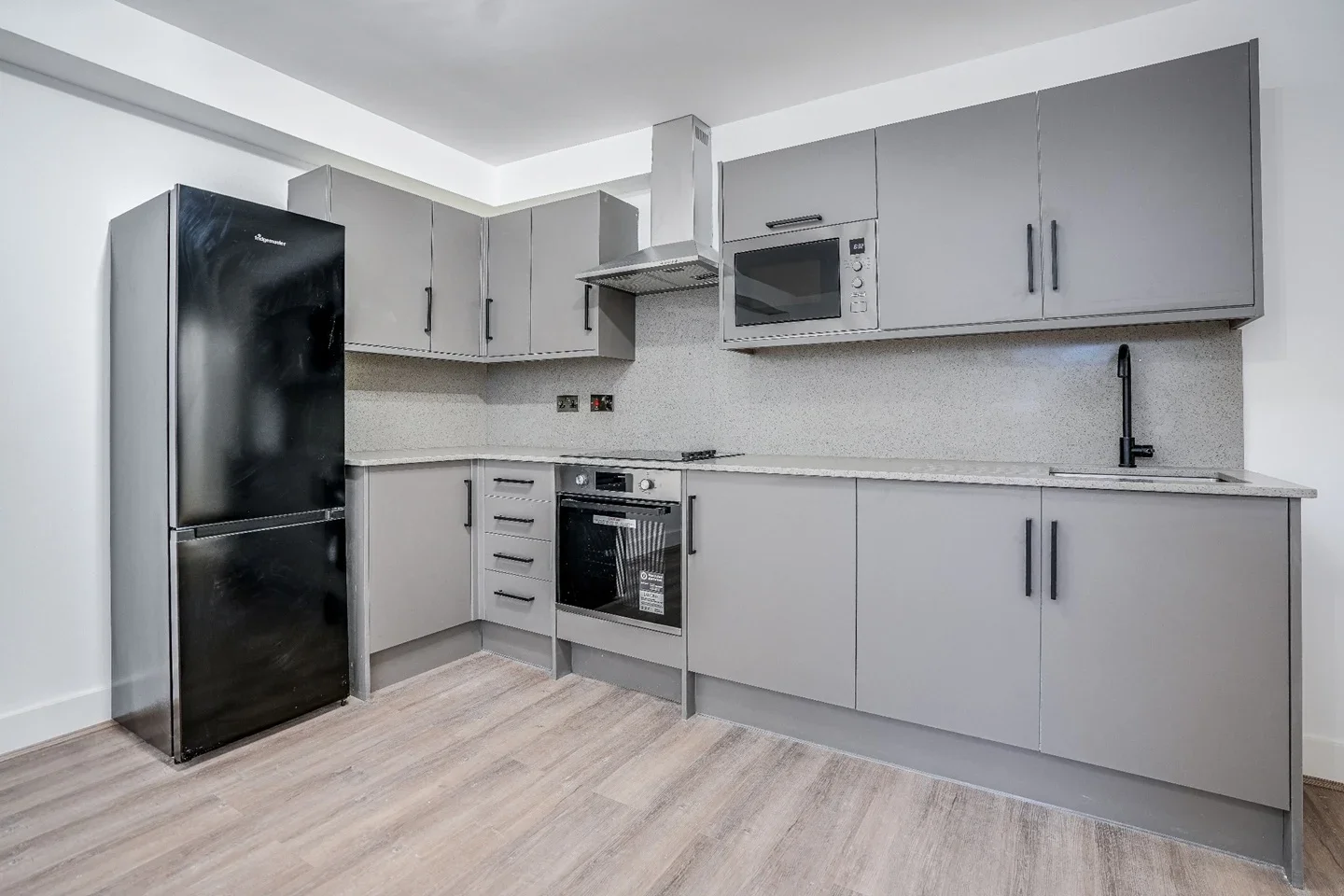 Flat Ladywell Street in Greater London