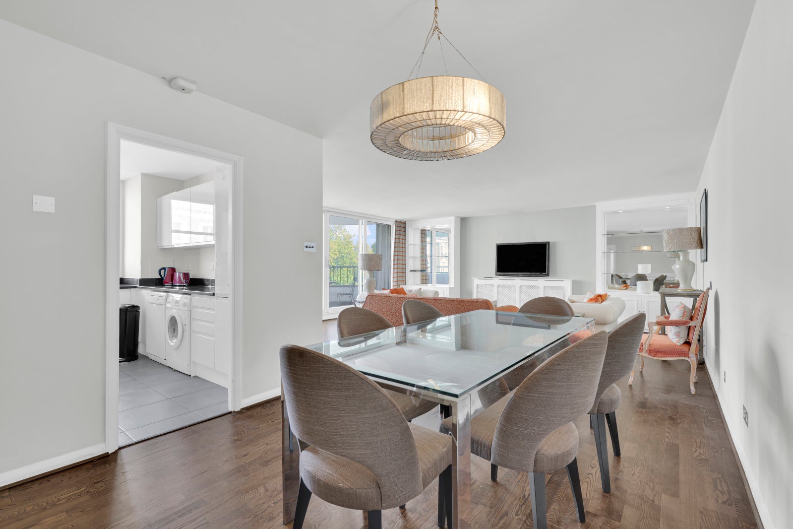 Flat Cheyne Walk in Greater London