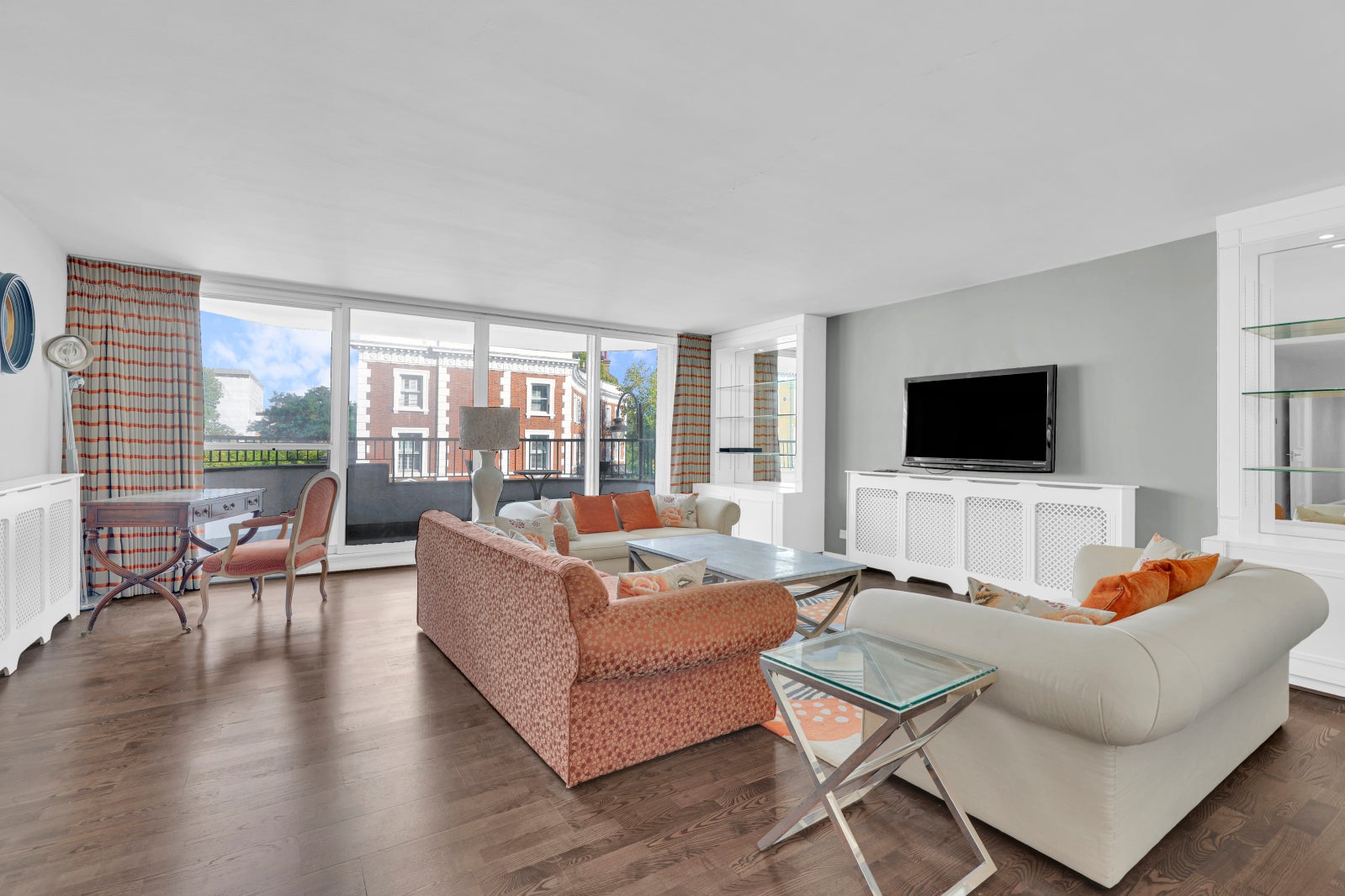 Flat Cheyne Walk in Greater London