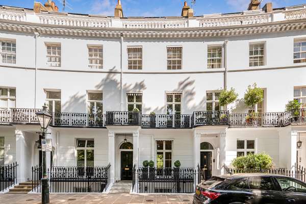 House Pelham Crescent in Greater London