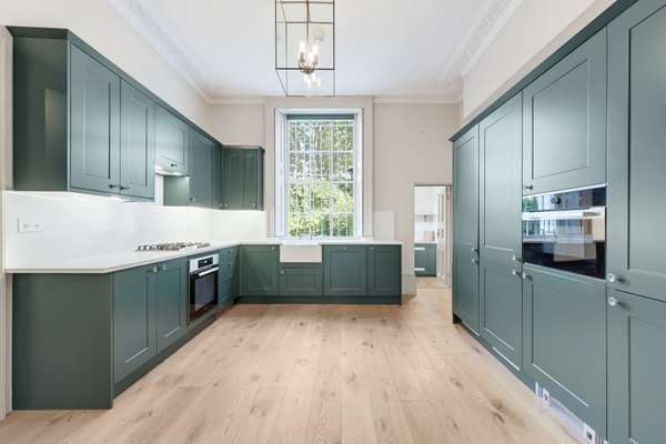 House Pelham Crescent in Greater London