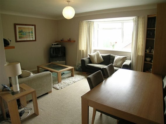 Flat Oakenshaw Close in Greater London