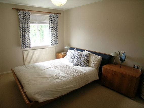 Flat Oakenshaw Close in Greater London