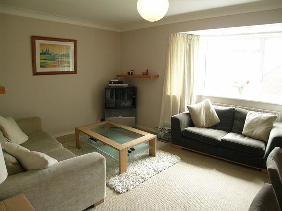 Flat Oakenshaw Close in Greater London