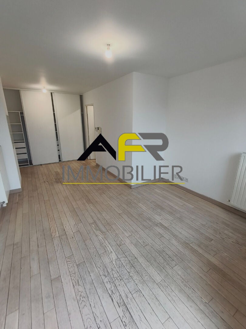 Flat Rue Émile Zola in Bezons