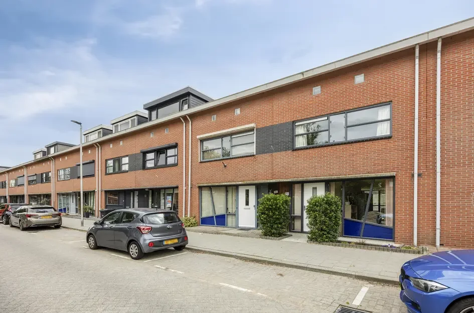 Huis Zuidzijdsedijk 96 in Hoogvliet Rotterdam
