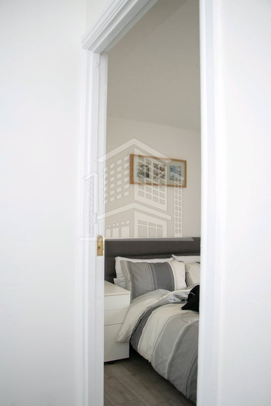 Room Arden Close in Greater London