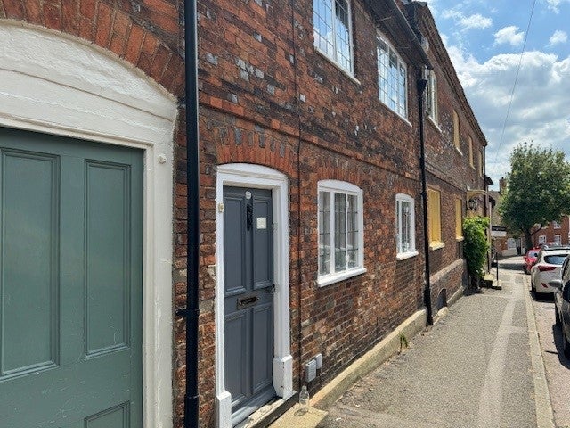 House Waterhouse Close in Milton Keynes