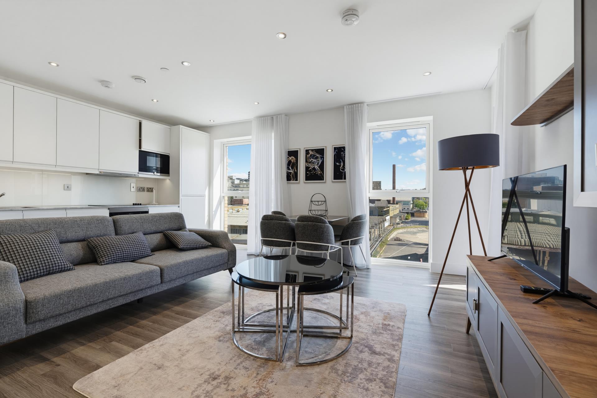 Flat Lismore Boulevard in Greater London