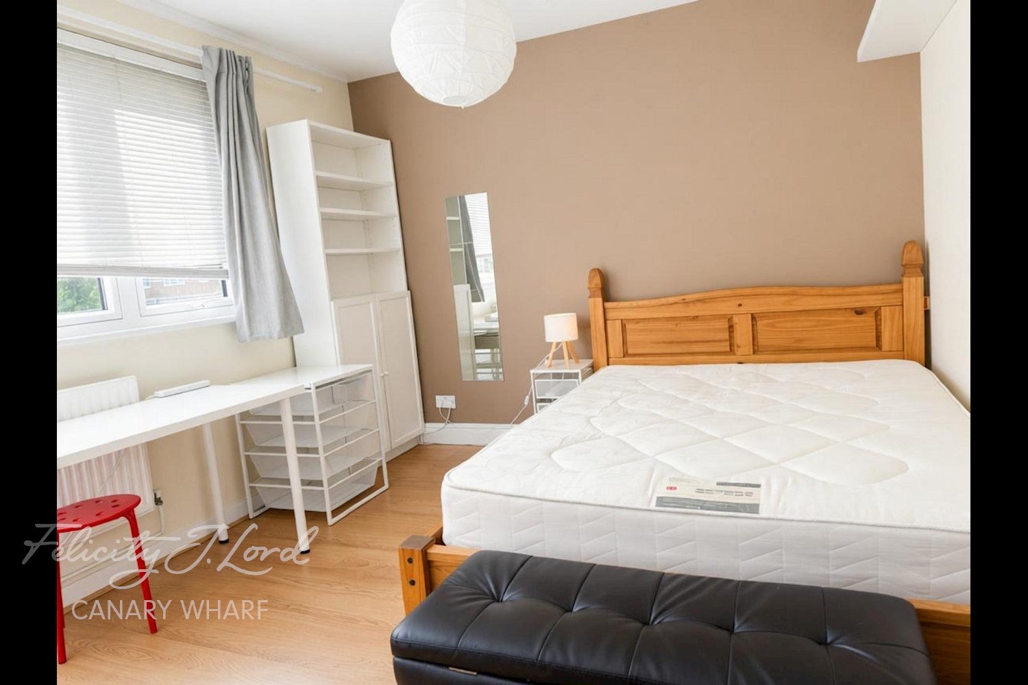Flat Glengall Grove in Greater London