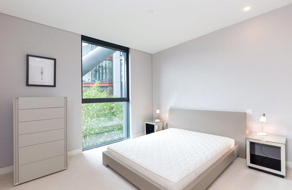 Flat Holland Street in Greater London