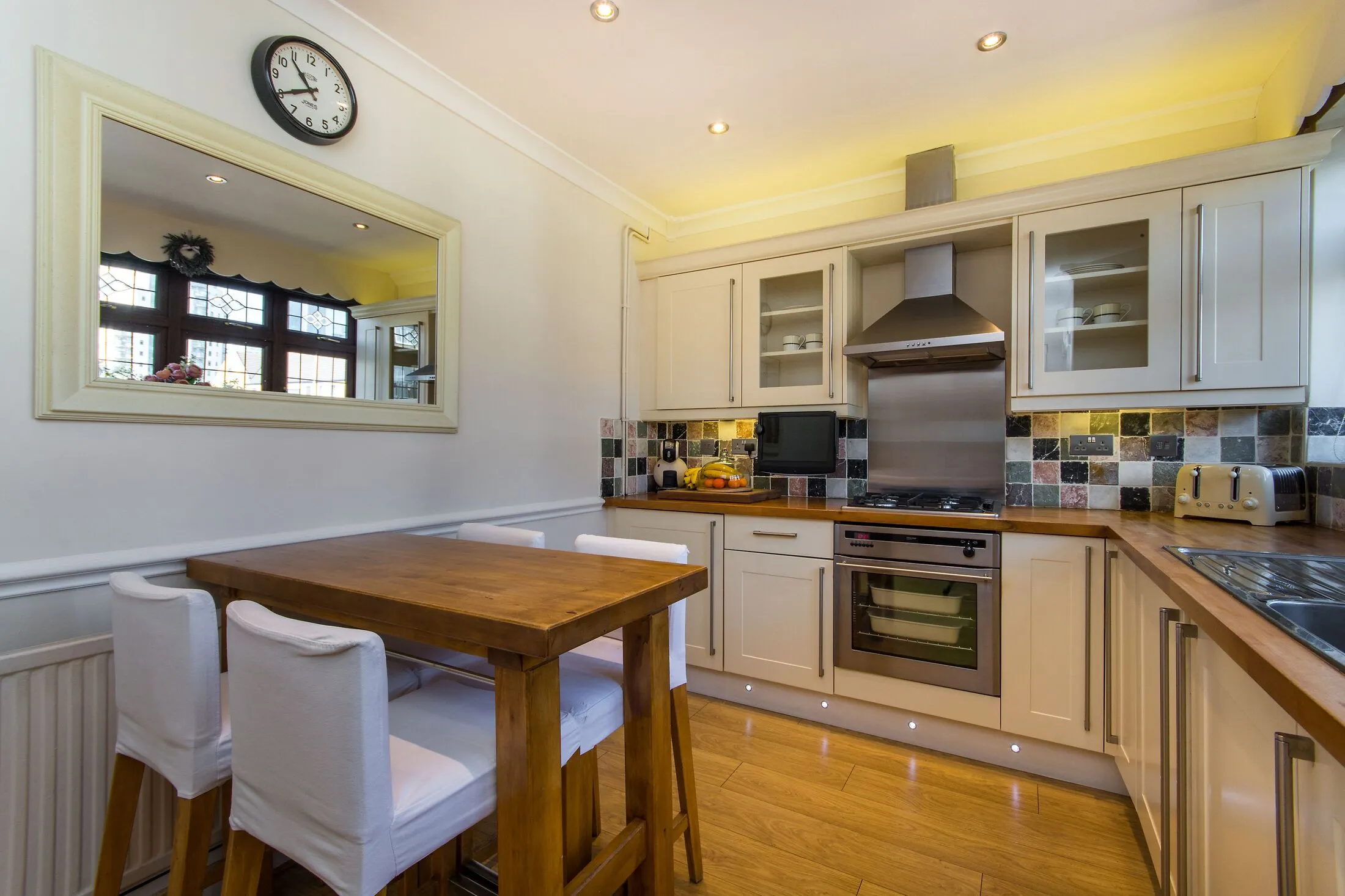 Flat Glengall Grove in Greater London