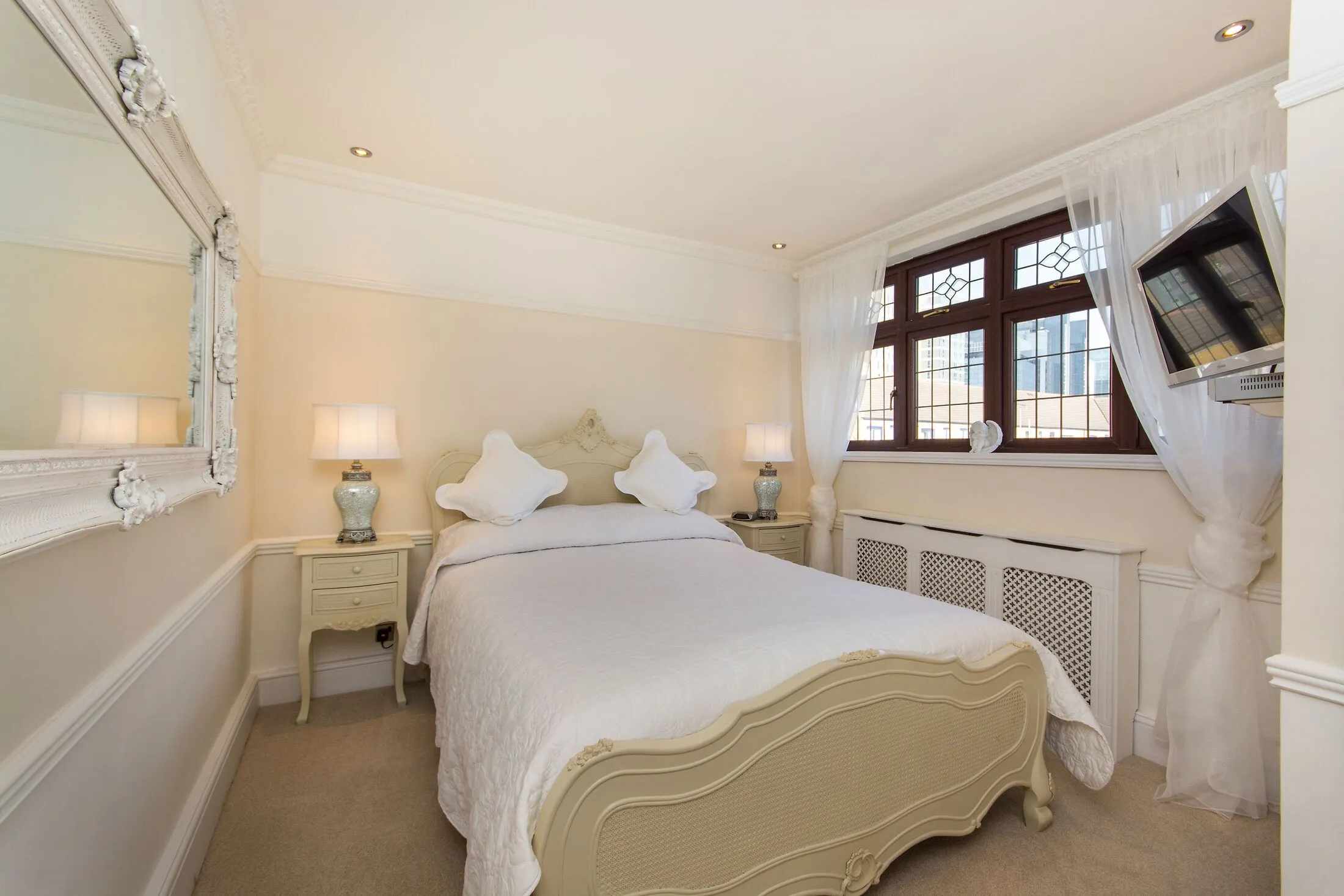 Flat Glengall Grove in Greater London