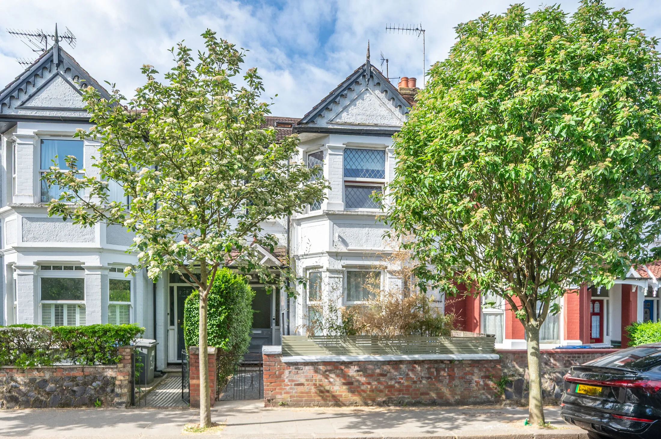 Flat Lennon Road in Greater London