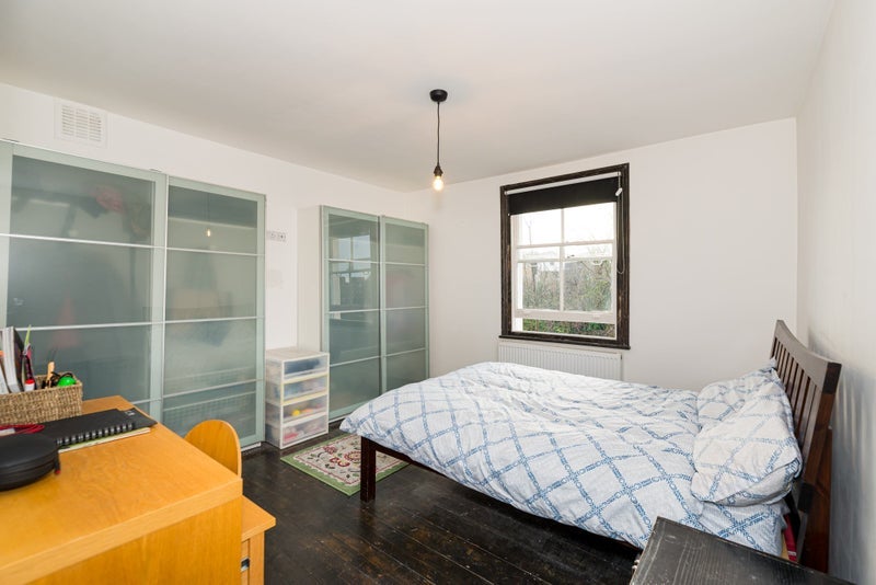 Room Geoffrey Road in Greater London