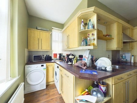 Flat Cottingley Road in Bradford