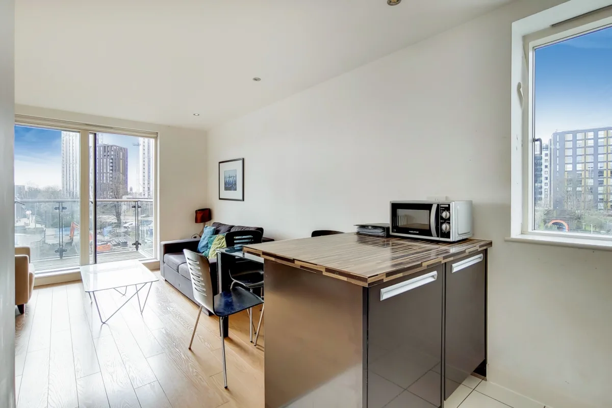 Flat Conington Road in Greater London