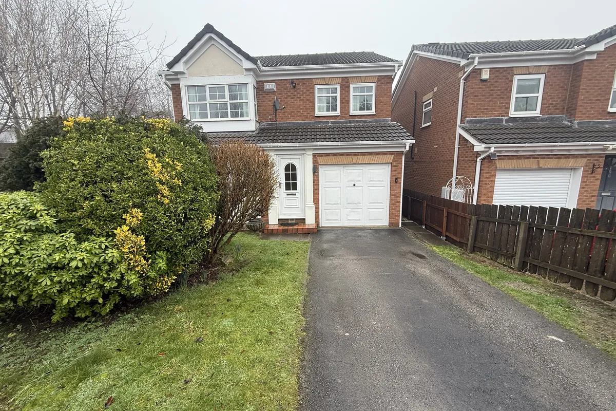House Redwood Drive in Kirklees