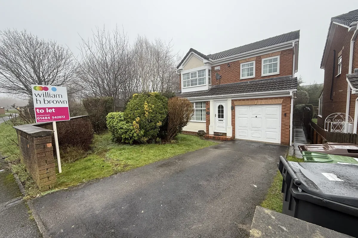 House Redwood Drive in Kirklees