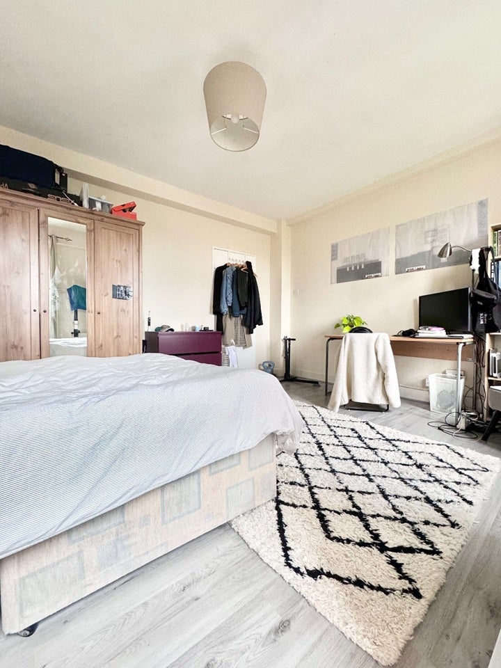 Flat Clarence Way in Greater London