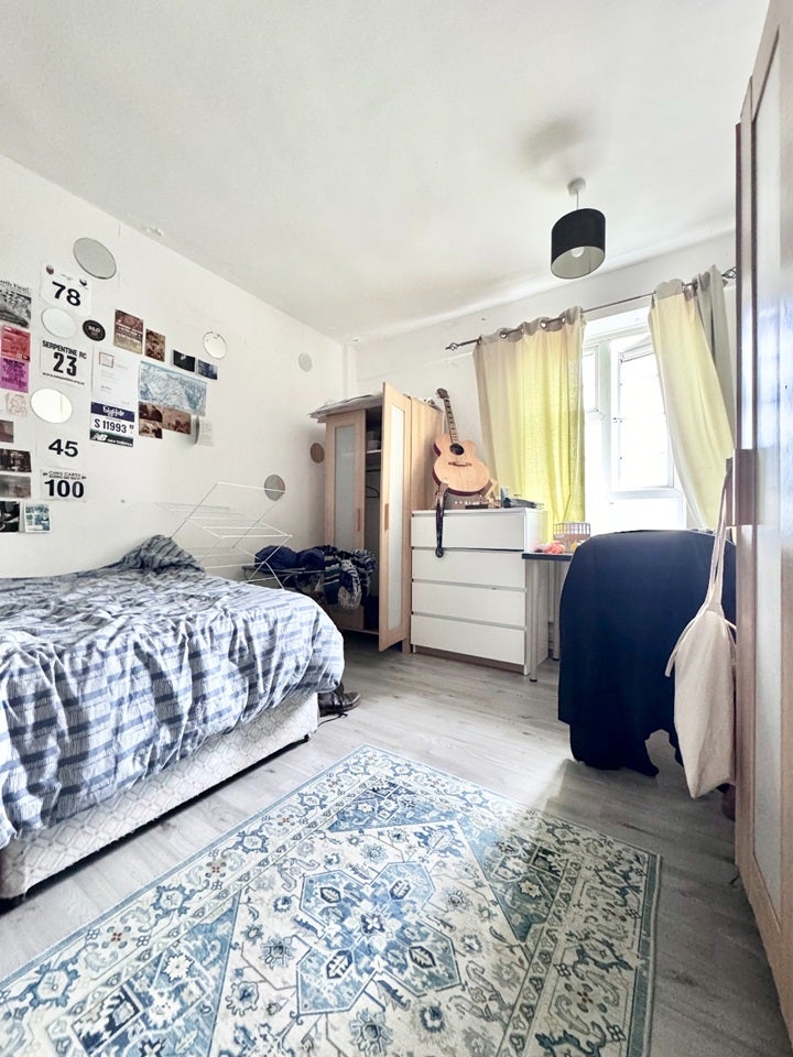 Flat Clarence Way in Greater London