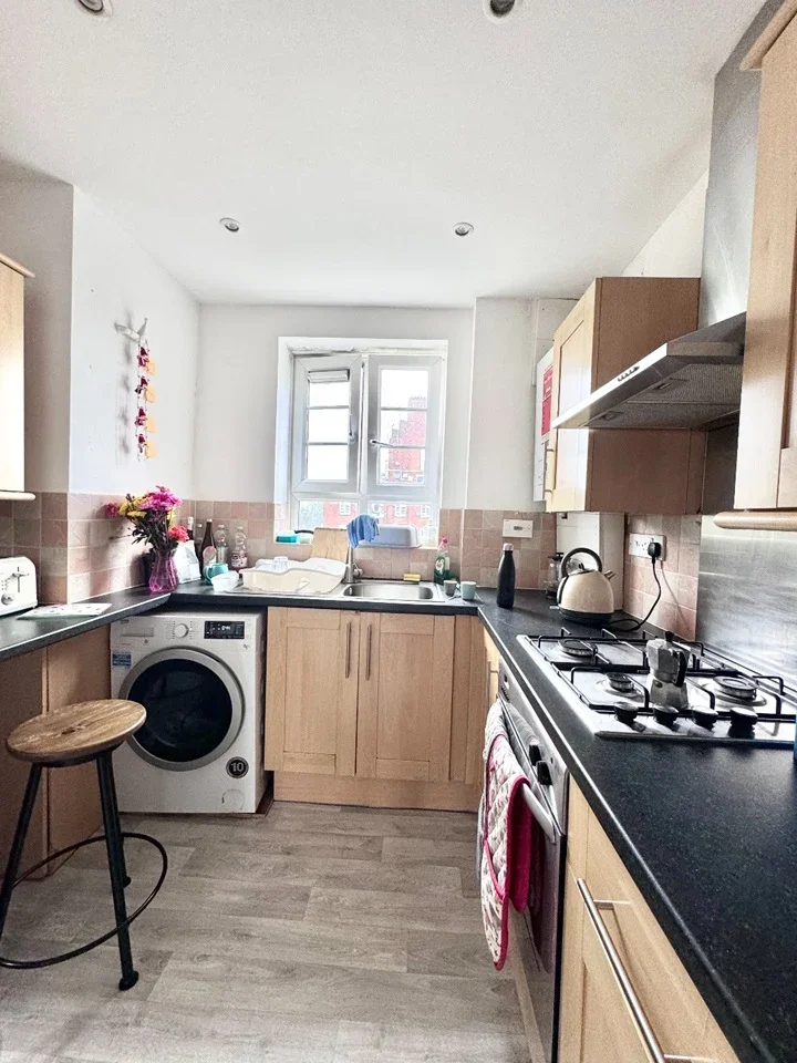 Flat Clarence Way in Greater London