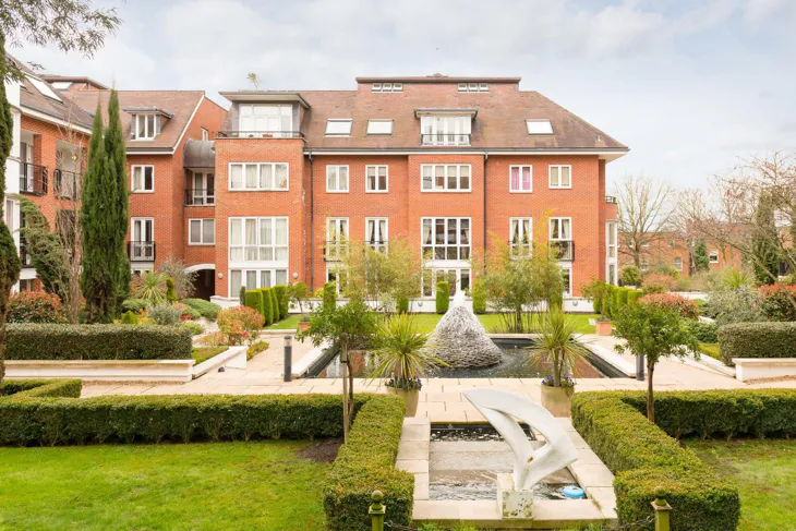 Flat Netherhall Gardens in Greater London
