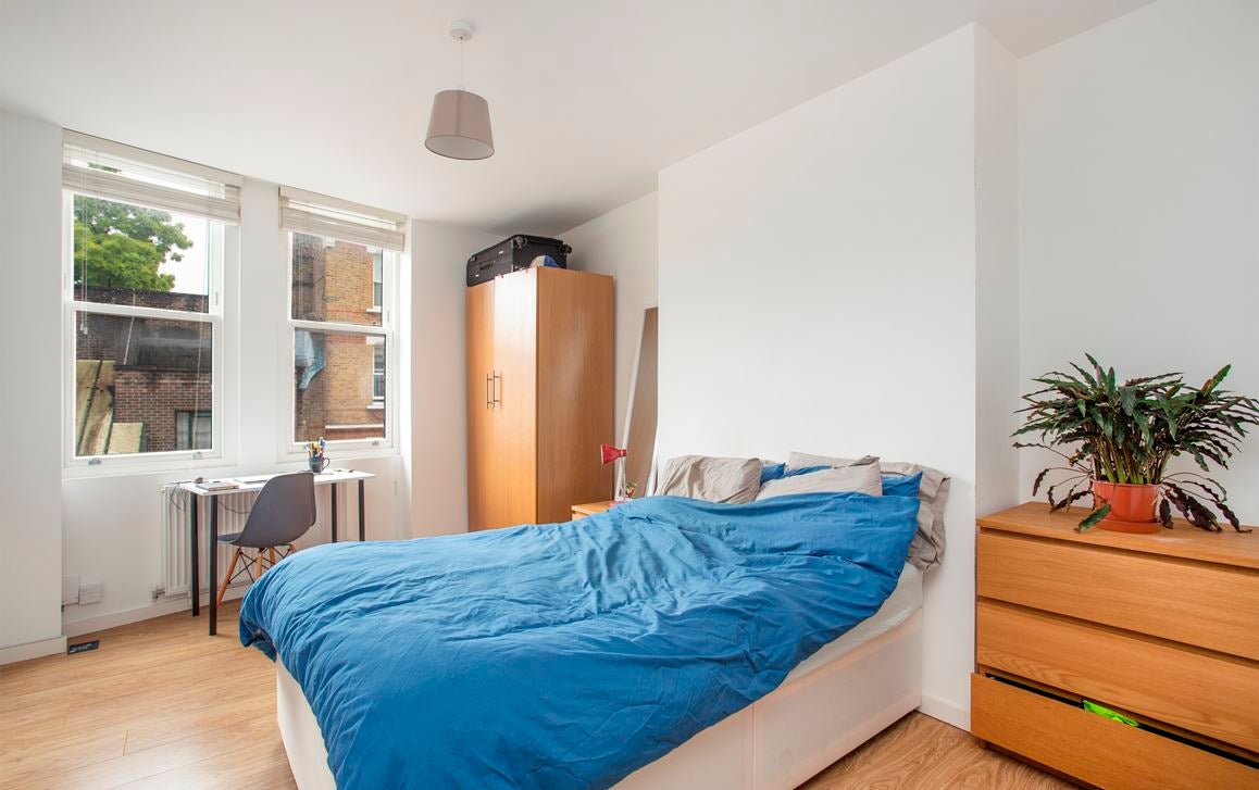 Flat Rushcroft Road in Greater London