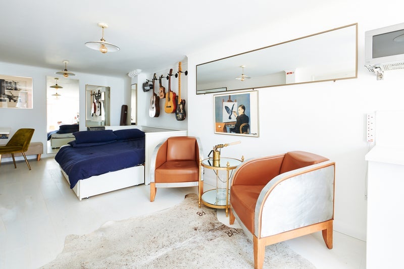 Flat Golborne Road in Greater London