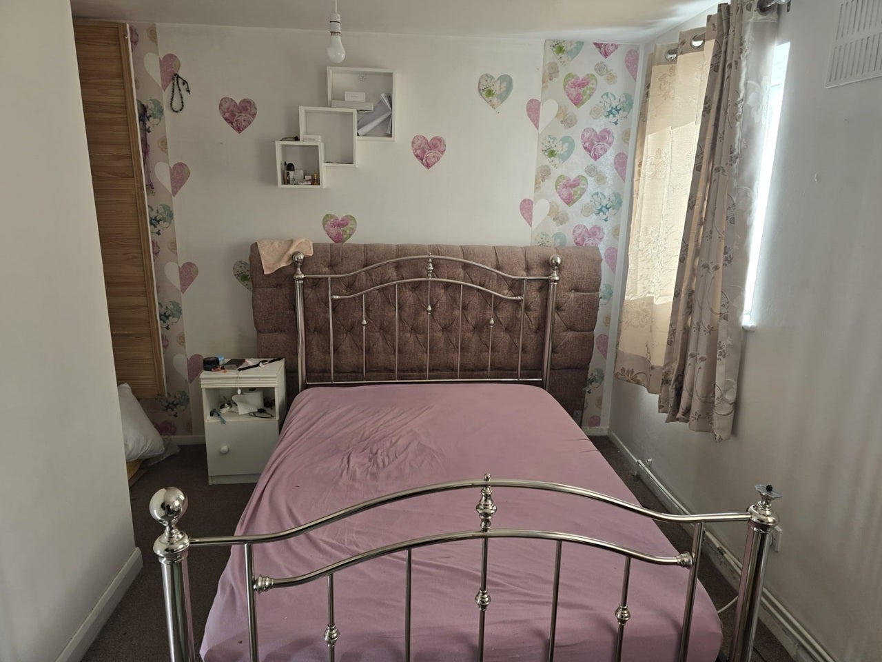Room Peregrine Road in Luton