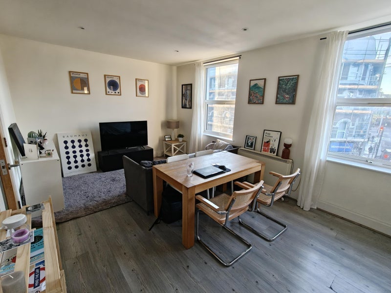 Flat Seven Sisters Road in Greater London