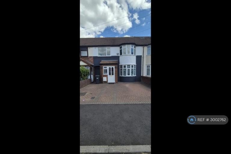 House Berkeley Avenue in Greater London