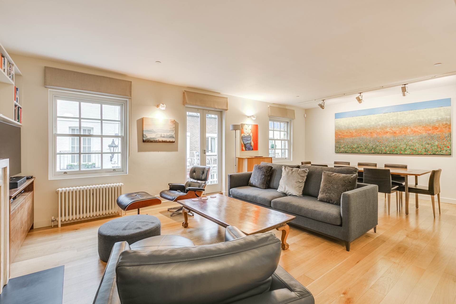 House Ennismore Mews in City of Westminster